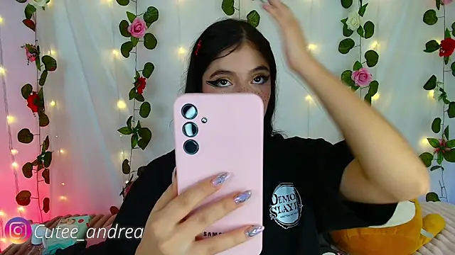 Snapshot of cutee_andrea chatting on October 13, 3:17 am cutee andrea online show from October 13, 3:17 am