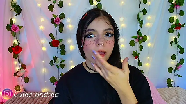 Snapshot of cutee_andrea chatting on October 19, 1:50 am cutee andrea online show from October 19, 1:50 am