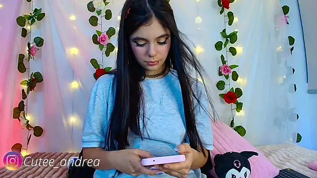 Snapshot of cutee_andrea chatting on October 24, 1:57 am cutee andrea online show from October 24, 1:57 am