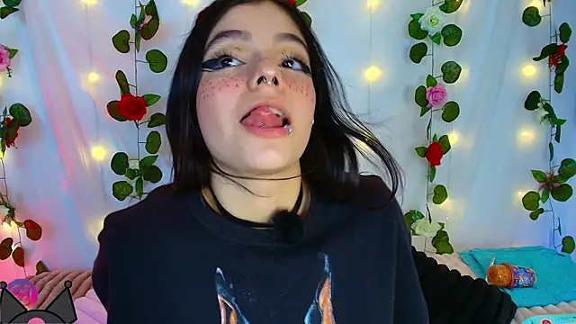 Snapshot of cutee_andrea chatting on October 28, 3:21 am cutee andrea online show from October 28, 3:21 am