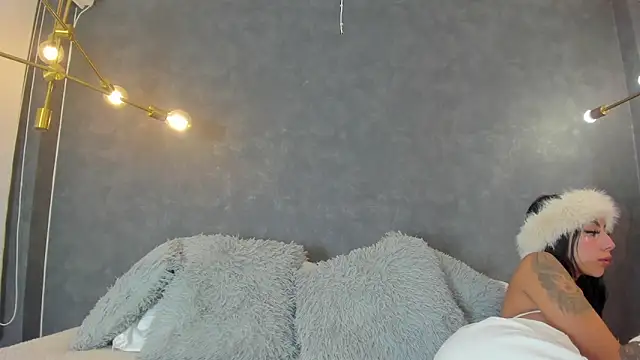 Snapshot of Tanit_Mora chatting on December 17, 4:40 am Tanit Mora online show from December 17, 4:40 am