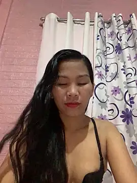 Snapshot of Cleo17 chatting on November 30, 1:04 pm Cleo17 online show from November 30, 1:04 pm