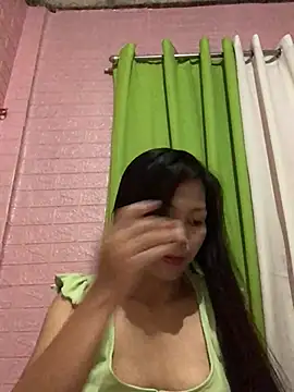 Snapshot of Cleo17 chatting on June 18, 1:37 pm Cleo17 online show from June 18, 1:37 pm