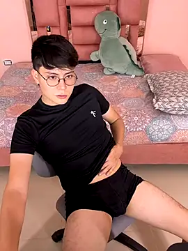 Snapshot of sexydany_ chatting on October 13, 4:34 am sexydany  online show from October 13, 4:34 am