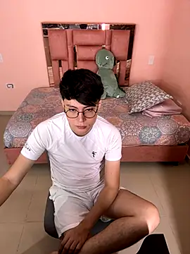 Snapshot of sexydany_ chatting on October 14, 1:28 am sexydany  online show from October 14, 1:28 am