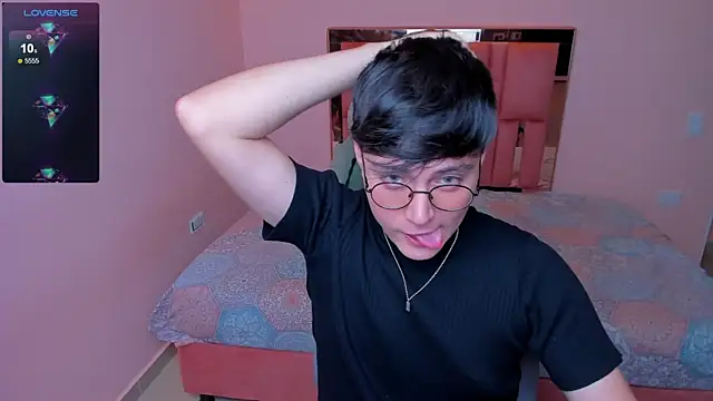 Snapshot of sexydany_ chatting on October 23, 5:40 am sexydany  online show from October 23, 5:40 am