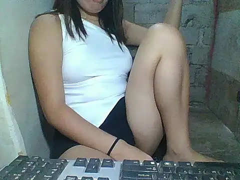 Skinny PinayGirljust18 online show from June 10, 11:03 pm