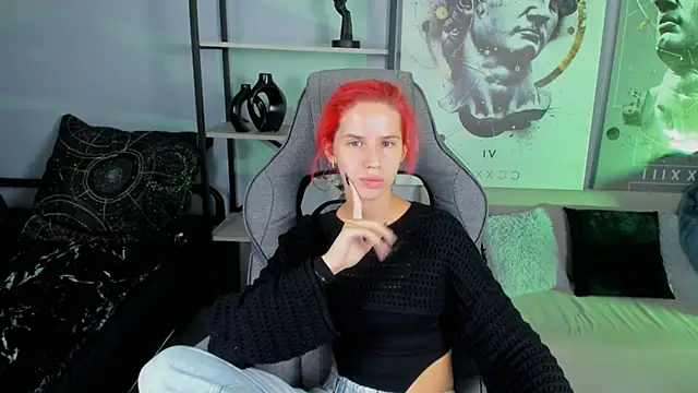 Snapshot of NitaNihil chatting on October 3, 7:11 pm NitaNihil online show from October 3, 7:11 pm