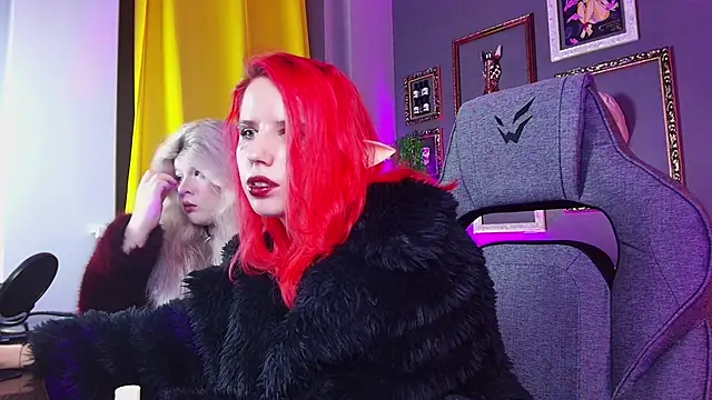 Snapshot of NitaNihil chatting on October 16, 8:10 pm NitaNihil online show from October 16, 8:10 pm