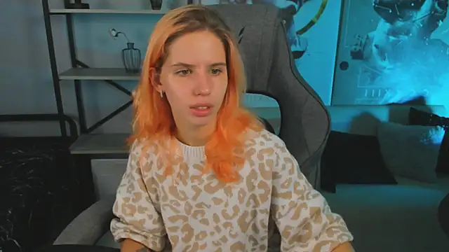 Snapshot of NitaNihil chatting on December 4, 12:47 pm NitaNihil online show from December 4, 12:47 pm