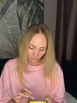 Affectionate lady online show from October 16, 8:04 am