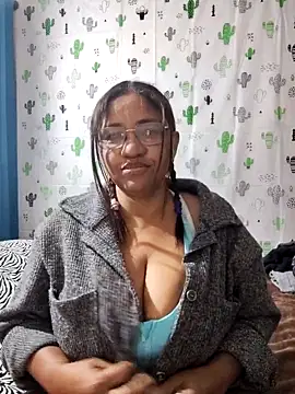 Snapshot of Avannay chatting on September 16, 12:33 am Avannay online show from September 16, 12:33 am