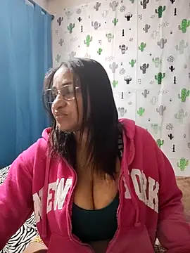 Snapshot of Avannay chatting on September 23, 12:02 am Avannay online show from September 23, 12:02 am