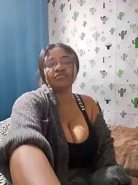 Snapshot of Avannay chatting on October 13, 12:43 am Avannay online show from October 13, 12:43 am