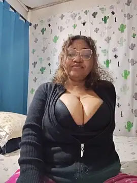 Snapshot of Avannay chatting on May 31, 1:14 am Avannay online show from May 31, 1:14 am