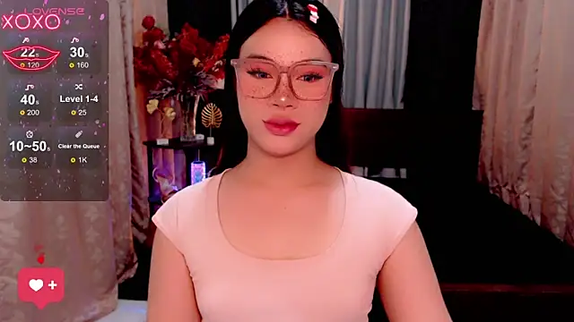 Snapshot of IamRaeganDolls69 chatting on November 10, 1:15 am IamRaeganDolls69 online show from November 10, 1:15 am