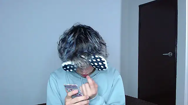 john vichenso online show from November 28, 10:01 pm