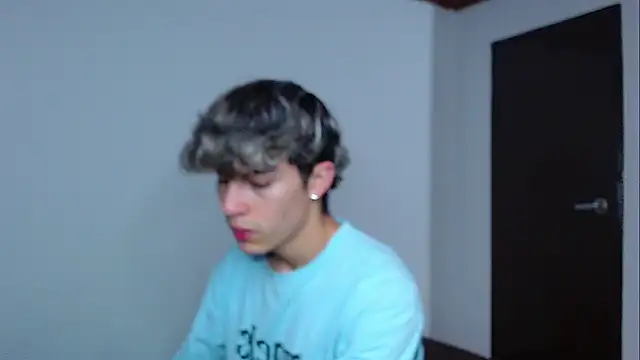 john vichenso online show from December 5, 9:00 pm