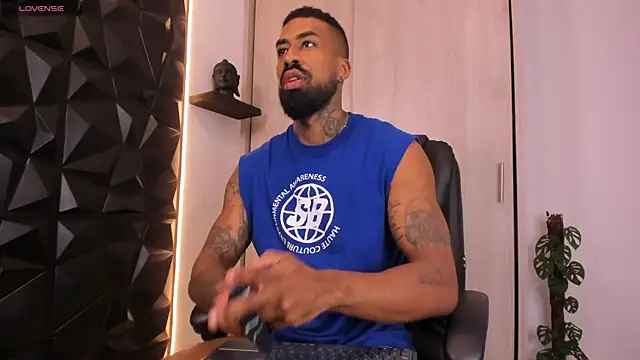 Snapshot of OstinDaniels chatting on November 18, 11:48 pm OstinDaniels online show from November 18, 11:48 pm