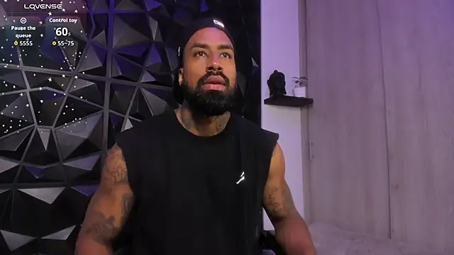 Snapshot of OstinDaniels chatting on May 20, 10:49 pm OstinDaniels online show from May 20, 10:49 pm