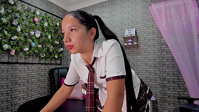 akimy teen online show from October 24, 1:18 pm