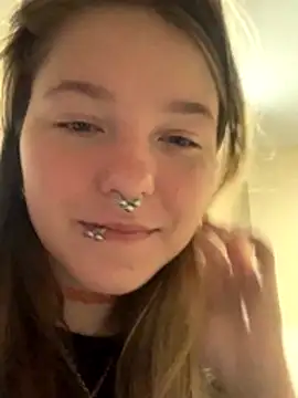 Snapshot of VesnaCrystal chatting on October 15, 9:42 am VesnaCrystal online show from October 15, 9:42 am