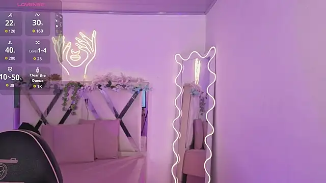 ZURY TAY online show from March 16, 11:36 am