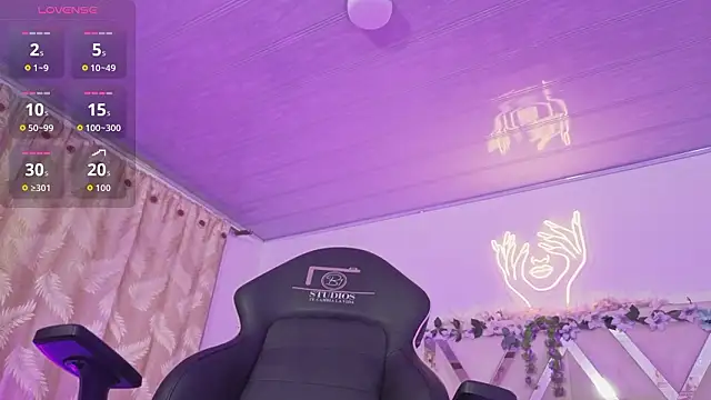 ZURY TAY online show from March 19, 11:47 am