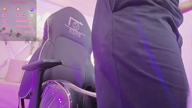 ZURY TAY online show from April 10, 11:59 am