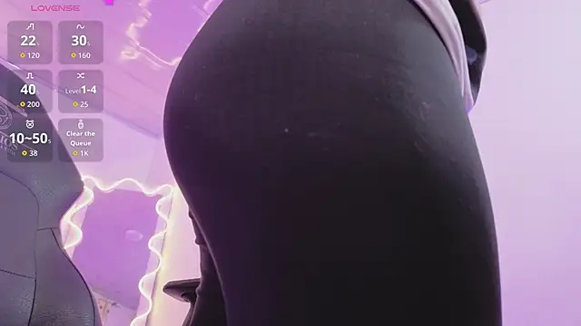 ZURY TAY online show from April 20, 11:57 am