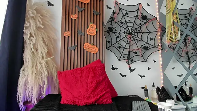 hannah lover online show from October 25, 7:41 pm