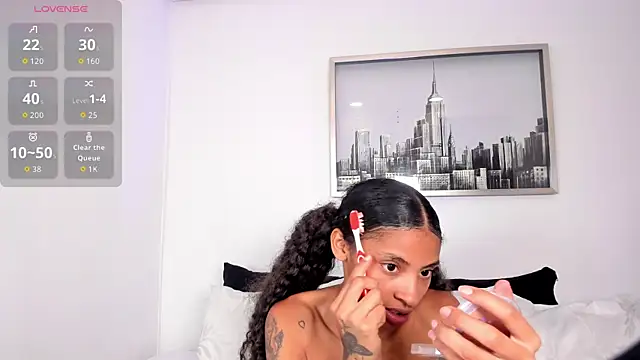 Snapshot of sarah_ashbourne chatting on November 4, 1:32 pm sarah ashbourne online show from November 4, 1:32 pm