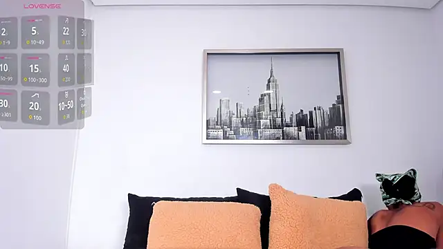 Snapshot of sarah_ashbourne chatting on November 21, 10:30 pm sarah ashbourne online show from November 21, 10:30 pm