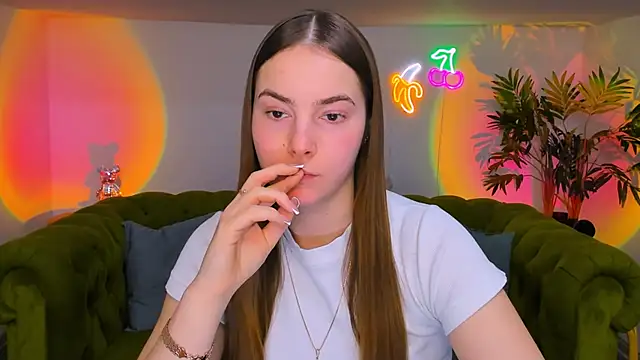 rad rebel  online show from December 14, 9:14 am