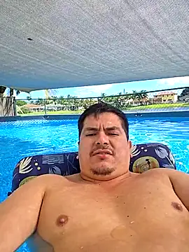 Snapshot of lucho8690 chatting on October 18, 7:47 pm lucho8690 online show from October 18, 7:47 pm