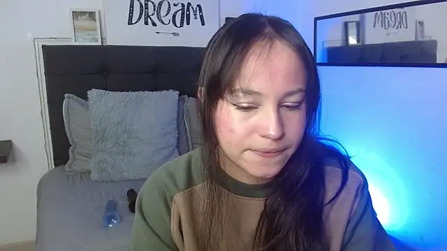 Snapshot of Eymmy_24 chatting on September 16, 2:34 am Eymmy 24 online show from September 16, 2:34 am