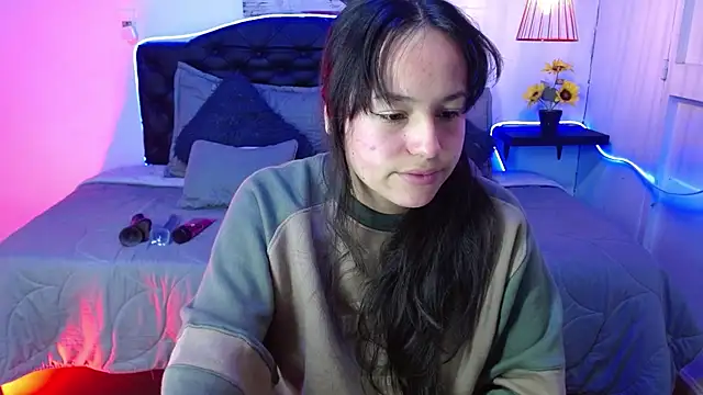 Snapshot of Eymmy_24 chatting on September 21, 5:42 am Eymmy 24 online show from September 21, 5:42 am