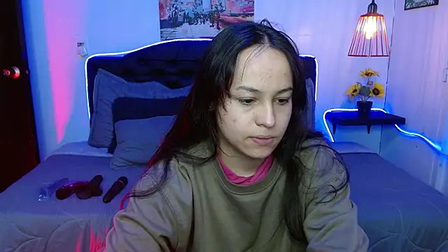 Snapshot of Eymmy_24 chatting on September 23, 12:24 am Eymmy 24 online show from September 23, 12:24 am