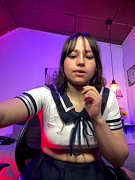 Snapshot of Eymmy_24 chatting on October 1, 9:59 am Eymmy 24 online show from October 1, 9:59 am