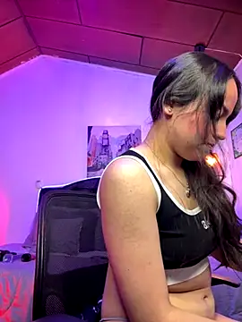 Snapshot of Eymmy_24 chatting on October 5, 3:27 am Eymmy 24 online show from October 5, 3:27 am