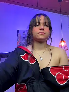 Snapshot of Eymmy_24 chatting on October 9, 1:58 am Eymmy 24 online show from October 9, 1:58 am