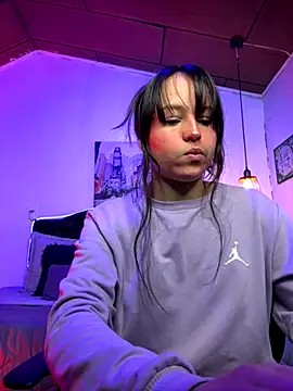 Snapshot of Eymmy_24 chatting on October 10, 11:37 pm Eymmy 24 online show from October 10, 11:37 pm