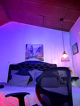 Snapshot of Eymmy_24 chatting on October 17, 3:10 am Eymmy 24 online show from October 17, 3:10 am