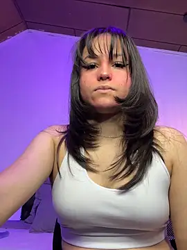 Snapshot of Eymmy_24 chatting on October 20, 1:06 am Eymmy 24 online show from October 20, 1:06 am