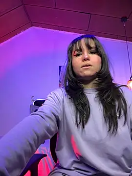 Snapshot of Eymmy_24 chatting on October 23, 2:11 am Eymmy 24 online show from October 23, 2:11 am