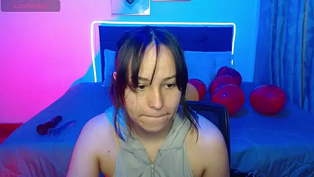 Snapshot of Eymmy_24 chatting on November 6, 2:56 am Eymmy 24 online show from November 6, 2:56 am