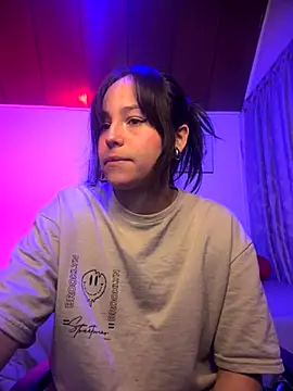 Snapshot of Eymmy_24 chatting on November 8, 2:45 am Eymmy 24 online show from November 8, 2:45 am