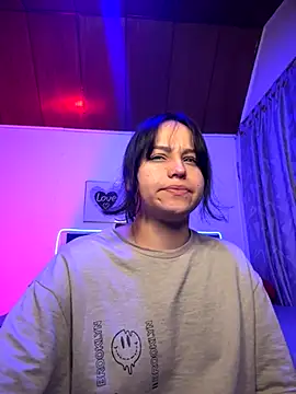 Snapshot of Eymmy_24 chatting on November 10, 3:27 am Eymmy 24 online show from November 10, 3:27 am