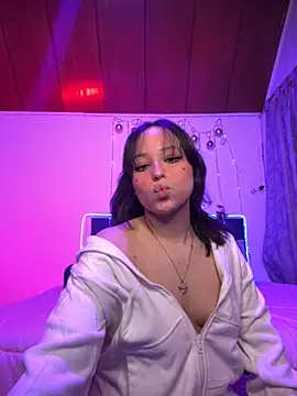 Snapshot of Eymmy_24 chatting on November 20, 11:48 pm Eymmy 24 online show from November 20, 11:48 pm