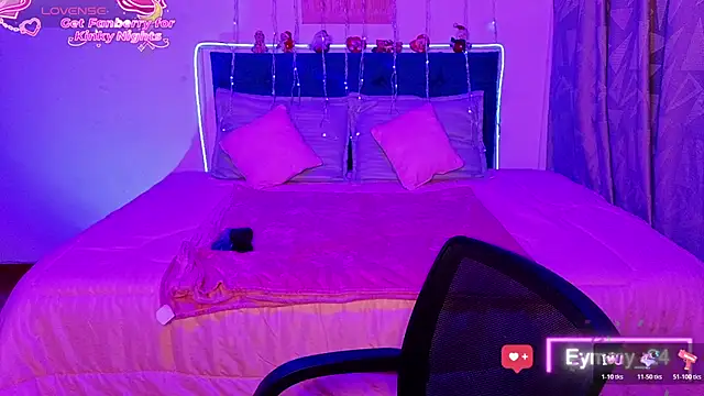 Snapshot of Eymmy_24 chatting on November 30, 4:27 am Eymmy 24 online show from November 30, 4:27 am